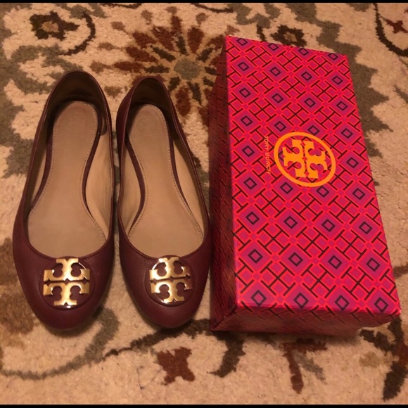🌼Shoe Sale🌼 Maroon Tory Burch Flat Shoes on Sale - Picture 4 of 5